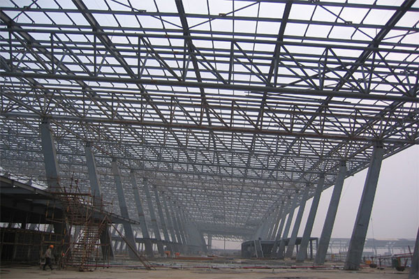 钢结构工程的钢屋顶